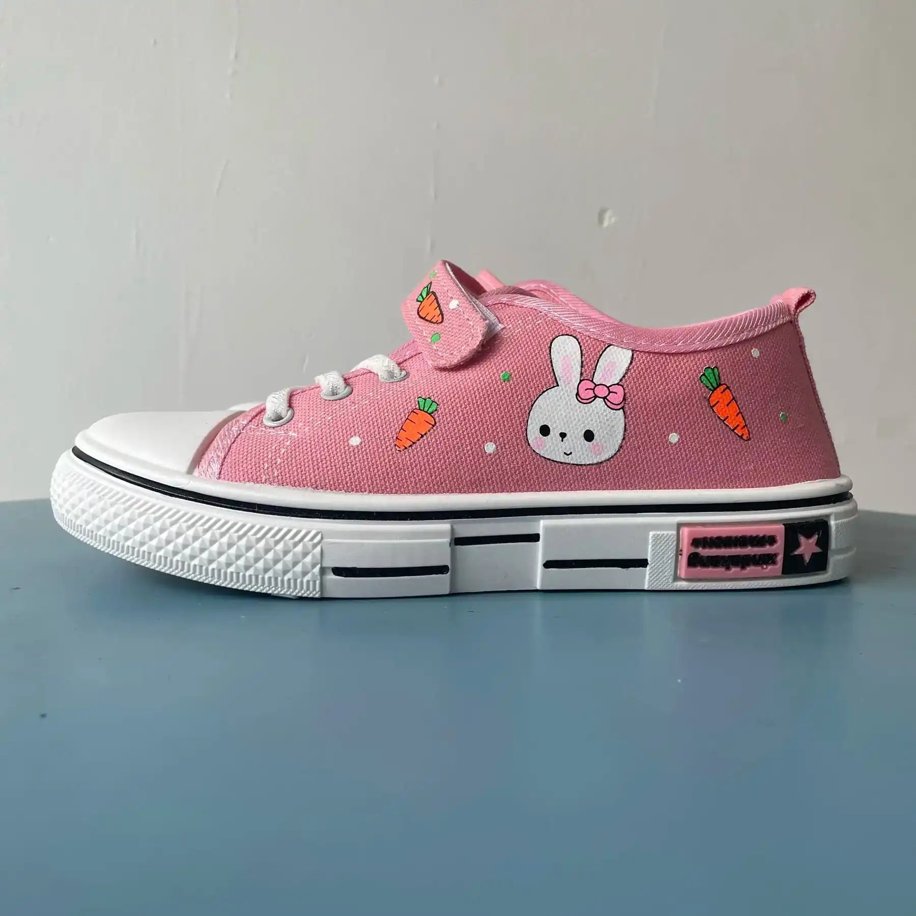 Canvas Shoes motif